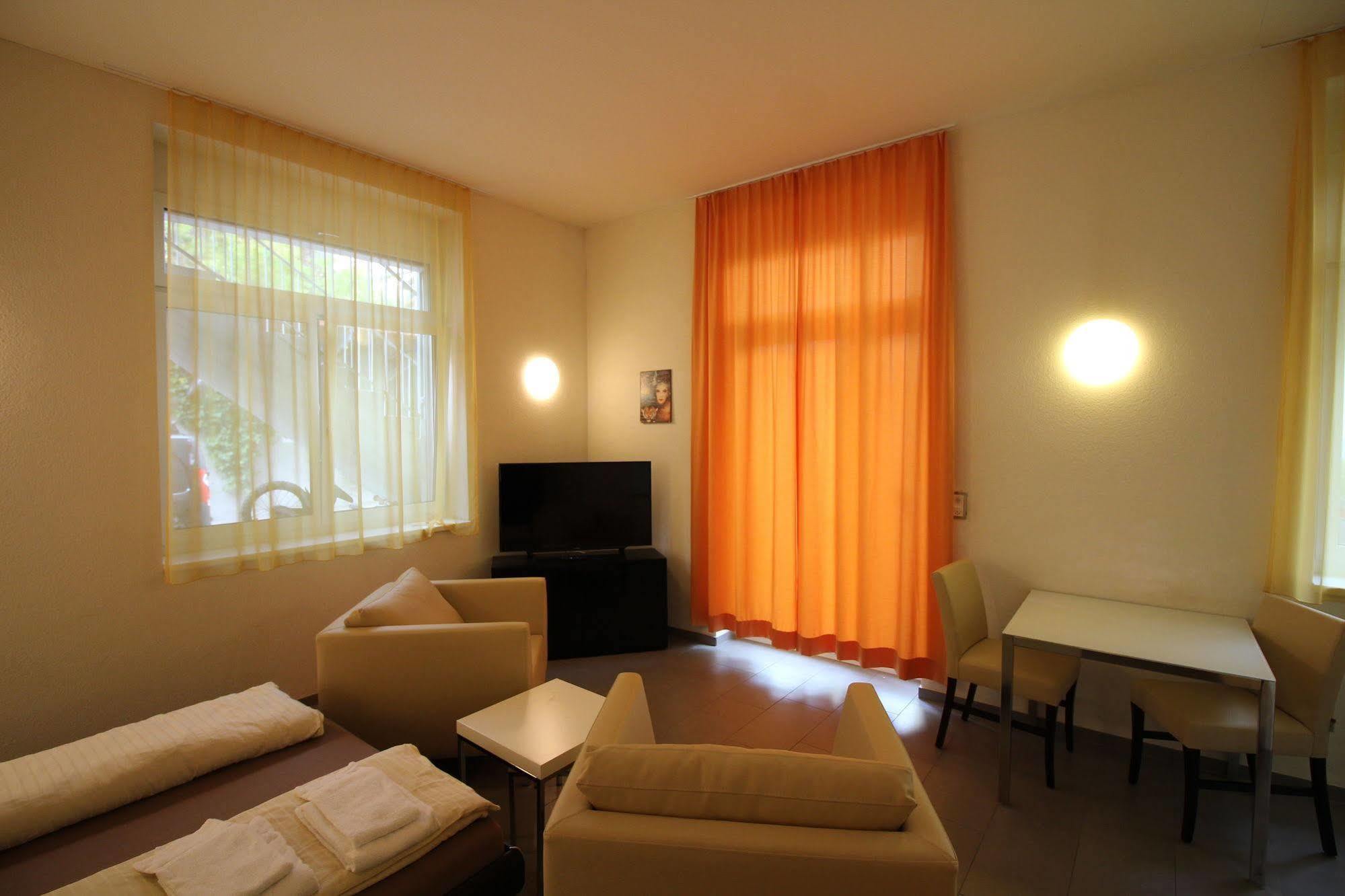 Swiss Star Oerlikon Inn Цюрих Екстер'єр фото