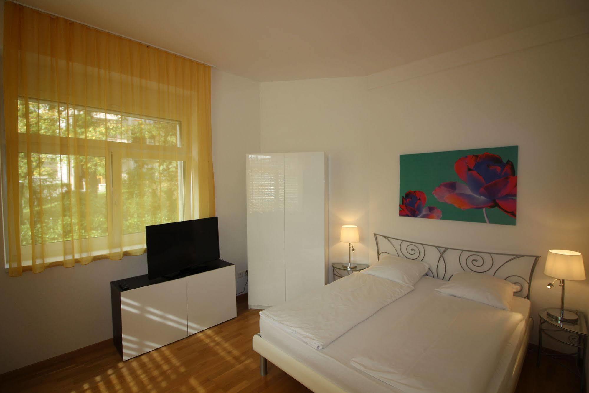 Swiss Star Oerlikon Inn Цюрих Екстер'єр фото