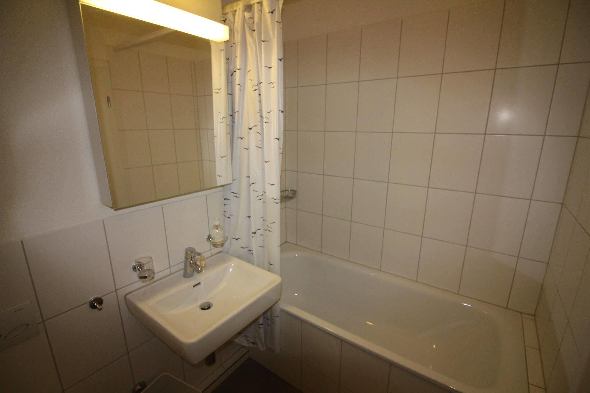 Swiss Star Oerlikon Inn Цюрих Екстер'єр фото